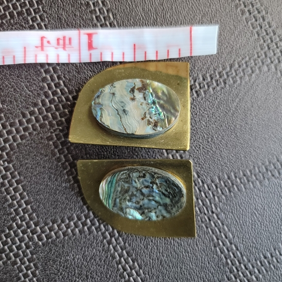 Vintage 1950s Mid-Century Modern Abalone Pearl clip on earrings. Signed "cdm" - Picture 7 of 7